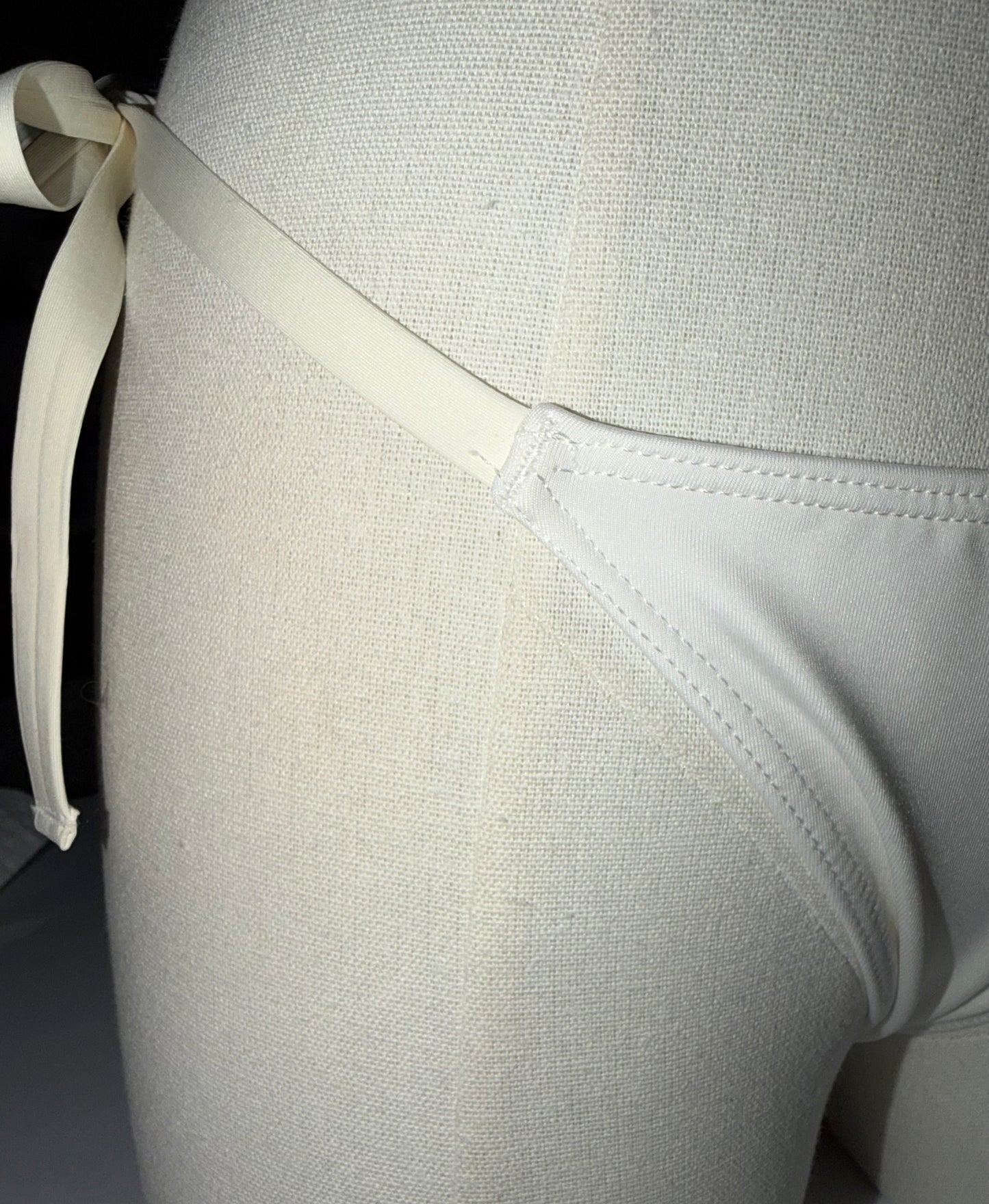 Ivory Kiss Bottom